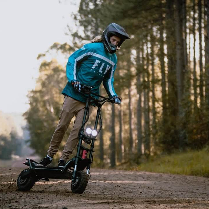 E-Scooter vs E-Bike: Which One Should You Buy?