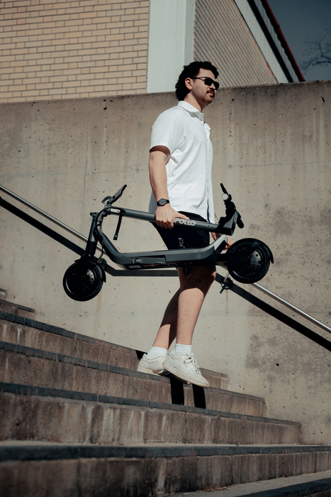 Apollo Go 2025: Dual-Motor Electric Scooter for Urban Commuting