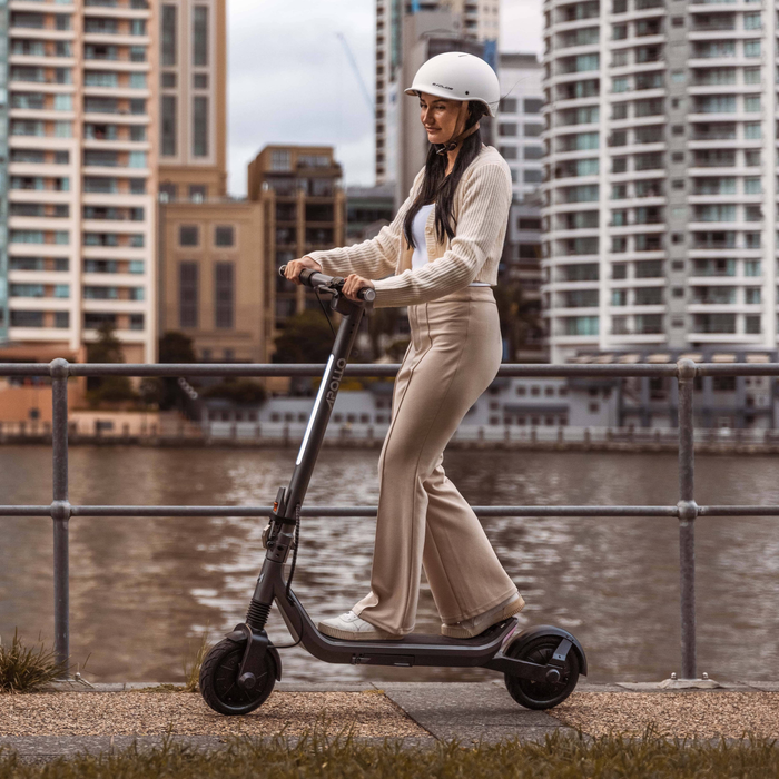 Apollo Go 2025: Dual-Motor Electric Scooter for Urban Commuting
